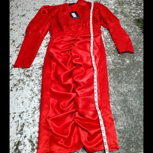 PrettyLittleThing Red Satin Ruched Skirt Puff Sleeve Midi Dress - Picture 2 of 8